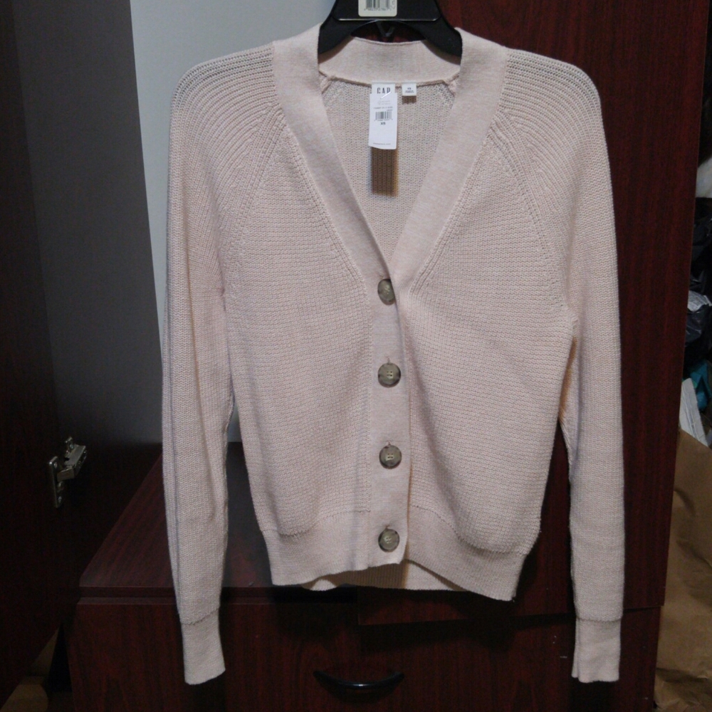 NWT Gap Relaxed V-Neck Cardigan